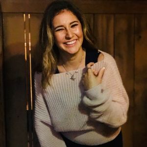 Meet your Posher, Julissa